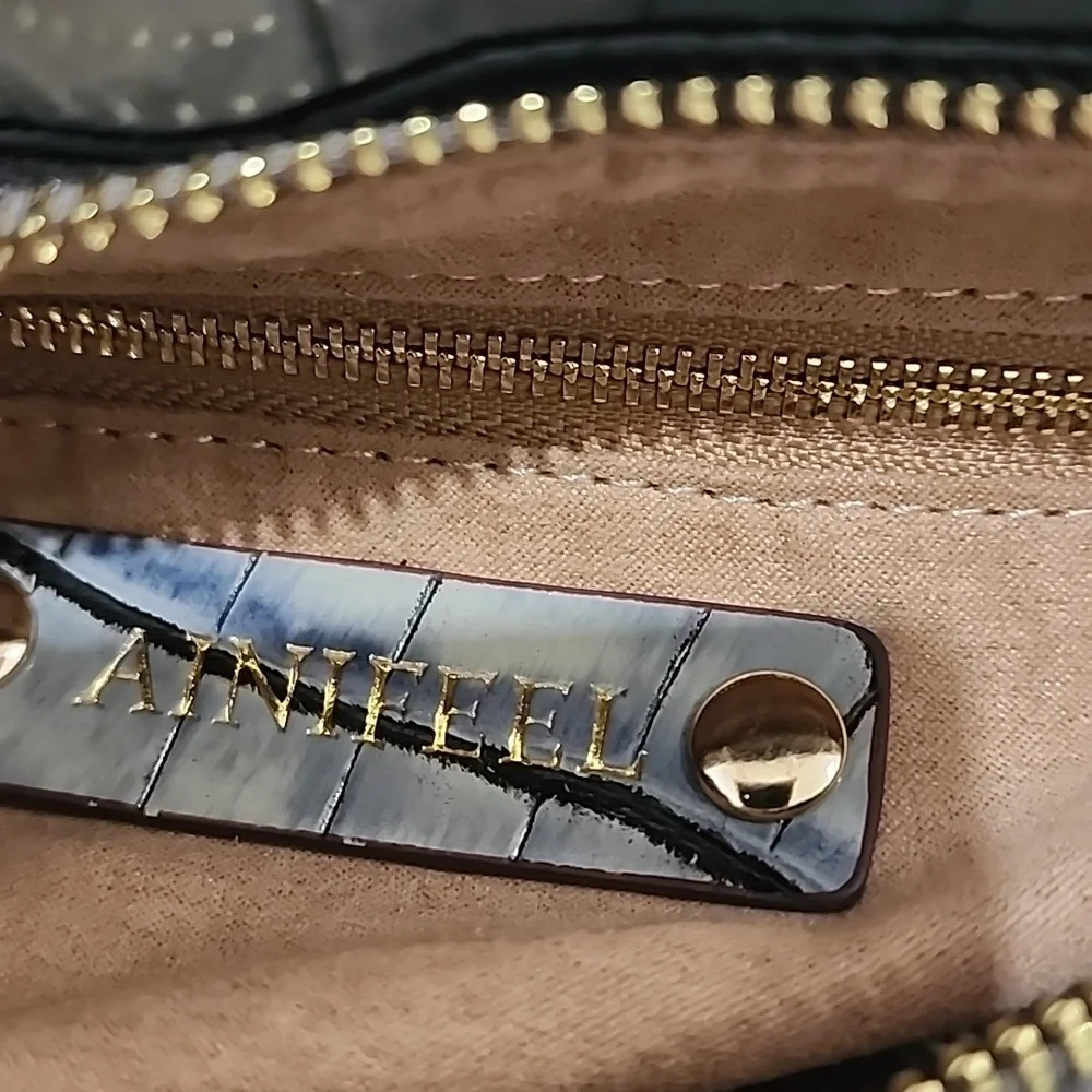 Ainifeel Croc Embossed Crossbody Bag - Picture 8 of 16